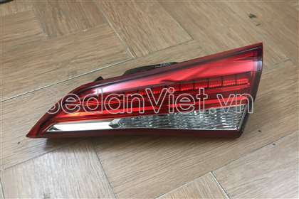 Đèn hậu led 815810D490