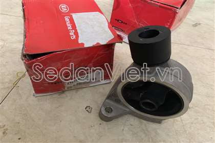 Chân máy trước động cơ 219104D150