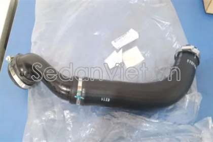 Ống nước vào két turbo 52027683