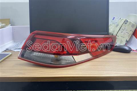 Đèn hậu 92402D5000