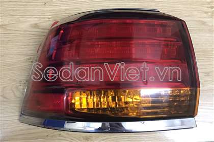 Đèn hậu ngoài xin nhan vàng 8156160780