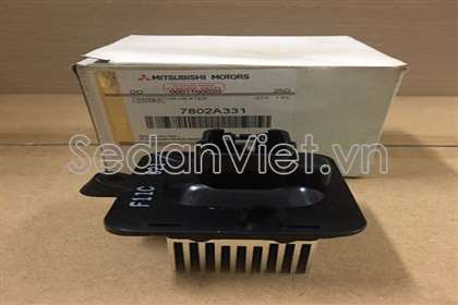 Trở quạt gió điều hòa trong xe 7802A331