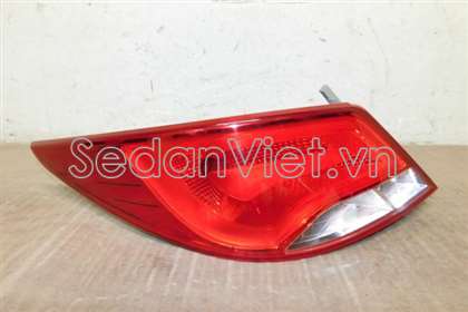 Đèn hậu 924011R630