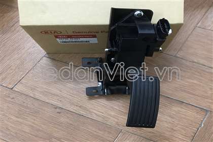 Chân ga điện 327004E001